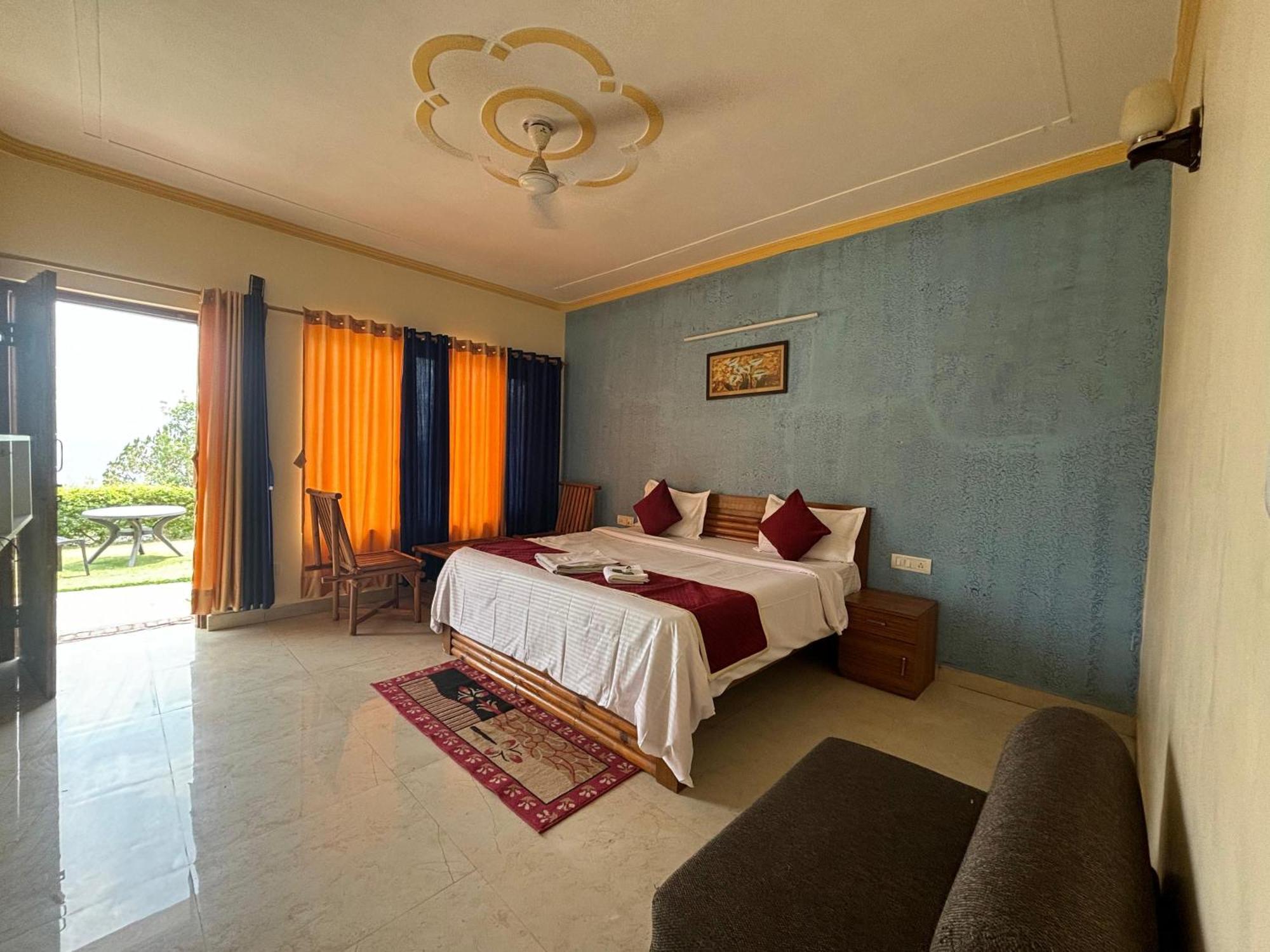 Pragati Resort & Restaurant- Eden Of Kumaon Bhowali ภายนอก รูปภาพ