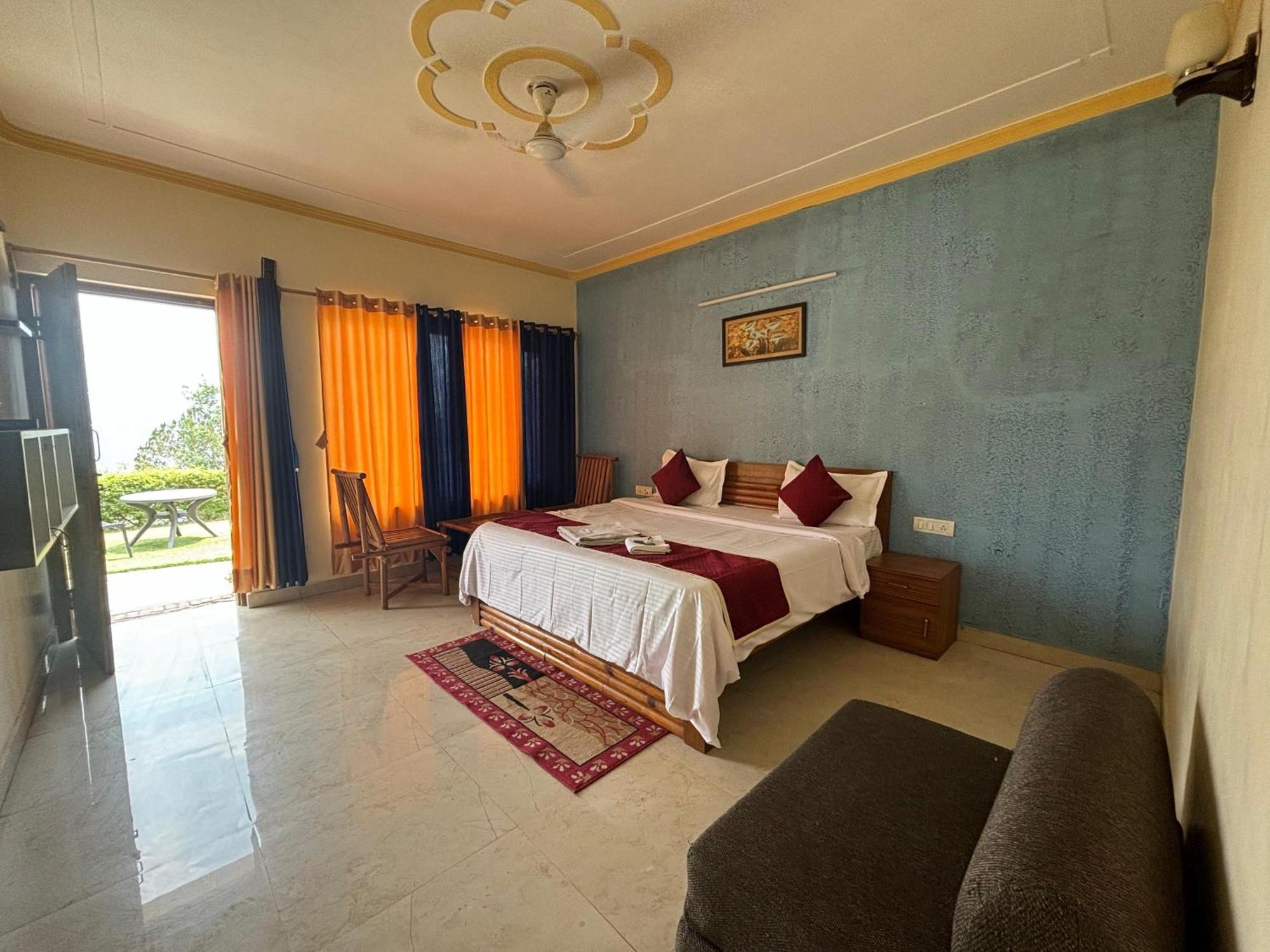 Pragati Resort & Restaurant- Eden Of Kumaon Bhowali ภายนอก รูปภาพ